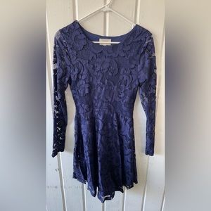 Size small navy dress, fits tighter in bust. Everly Brand